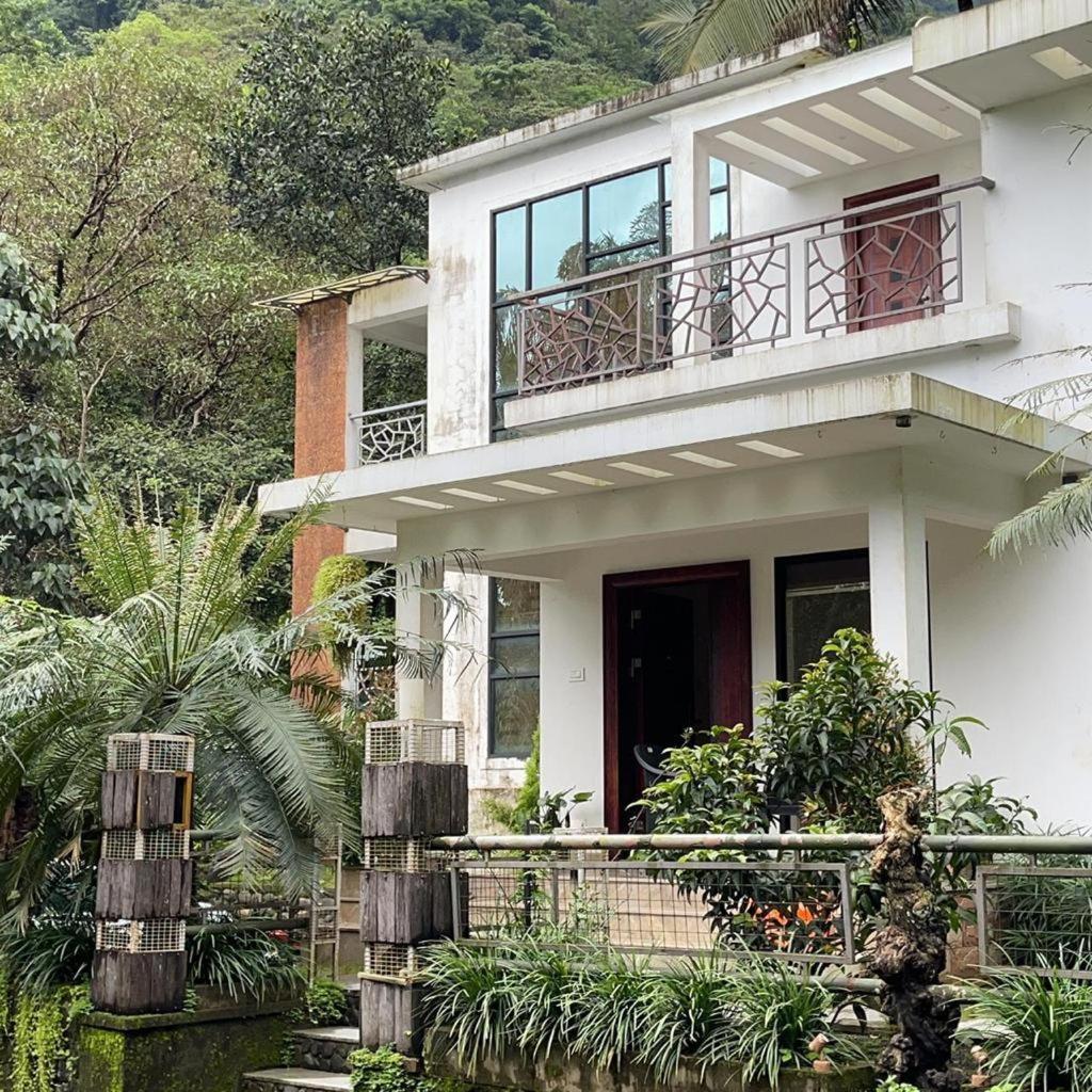 Orchid Villa Pinangode Bagian luar foto