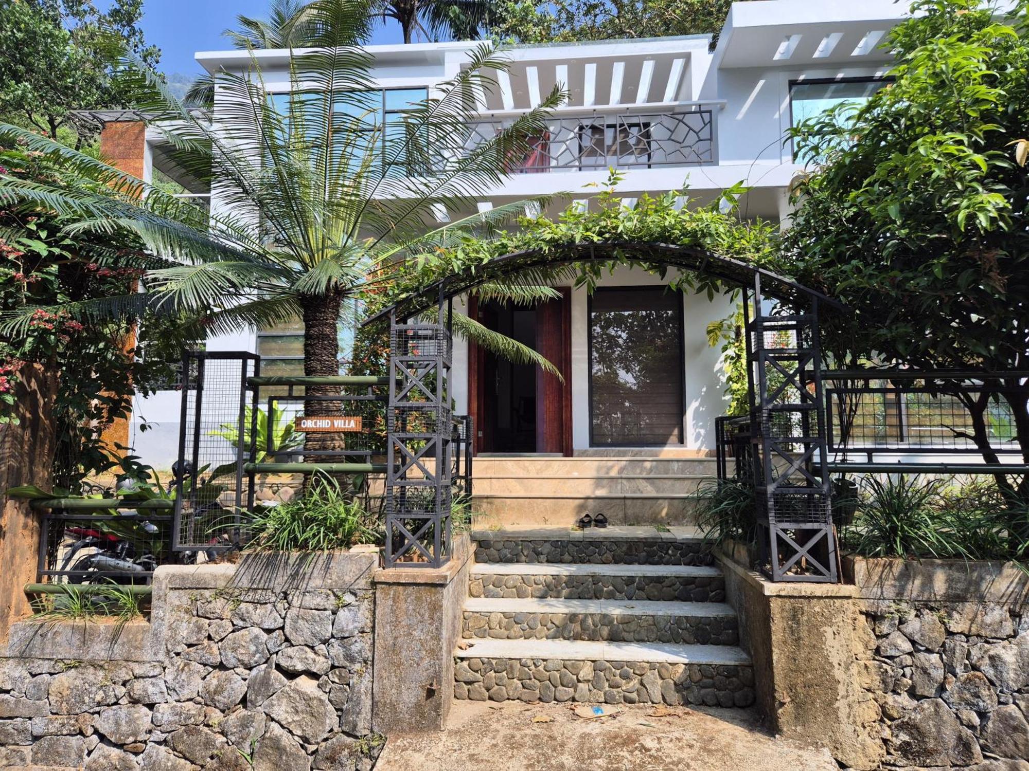 Orchid Villa Pinangode Bagian luar foto