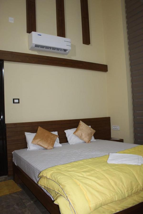 Orchid Villa Pinangode Bagian luar foto