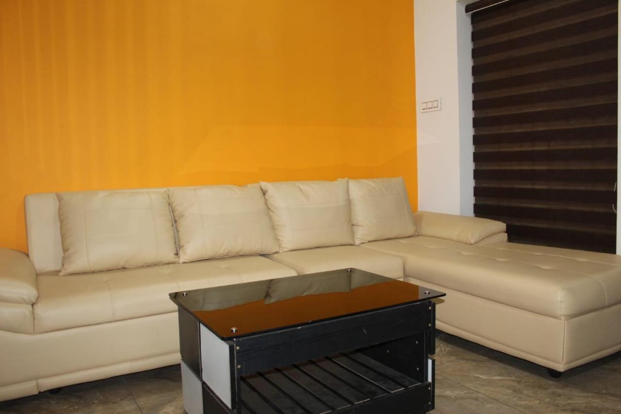 Orchid Villa Pinangode Bagian luar foto