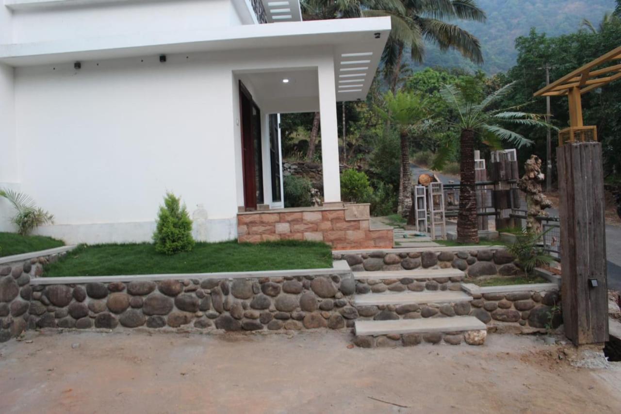 Orchid Villa Pinangode Bagian luar foto
